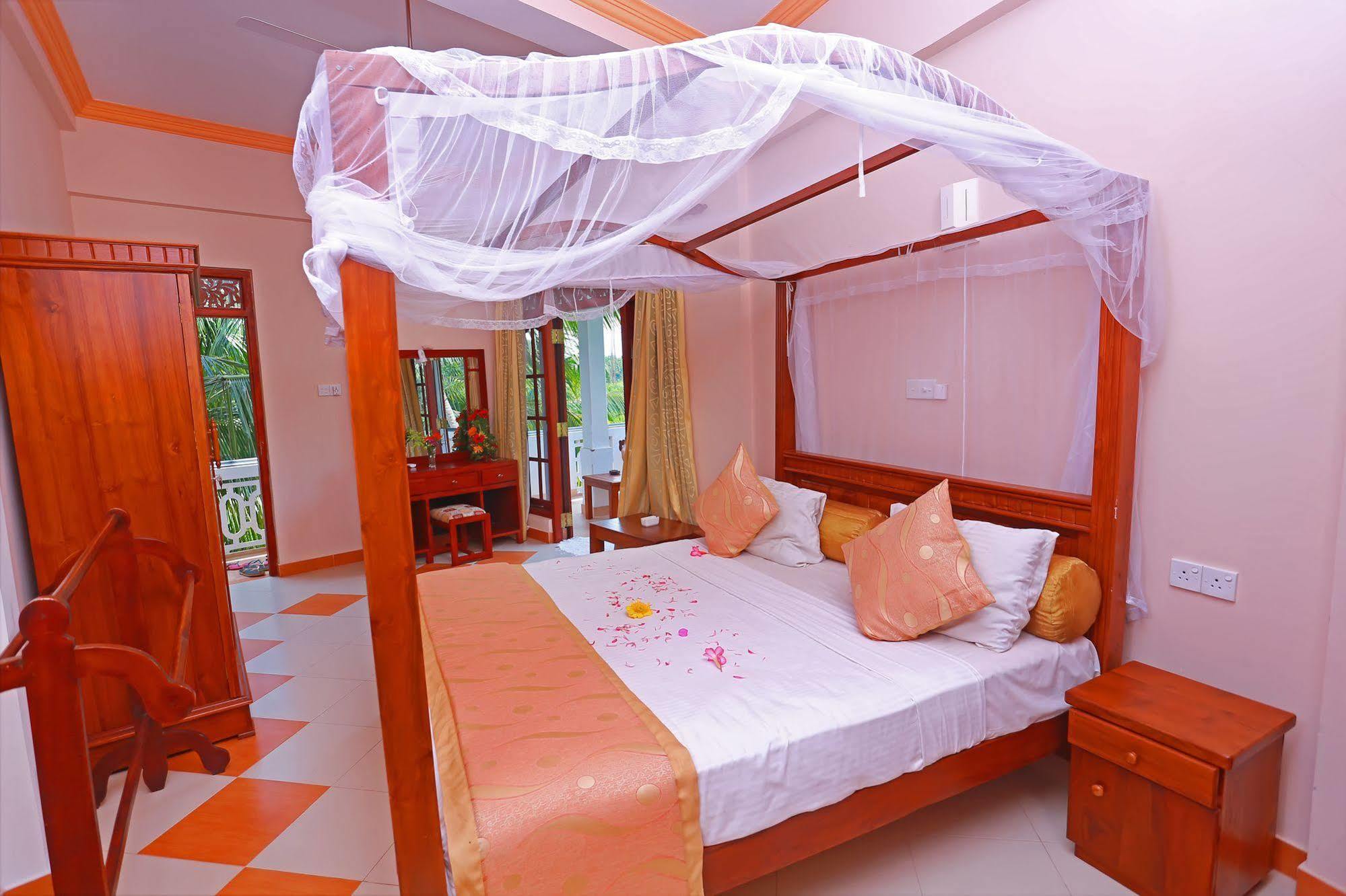 Hotel Bentota Village Exterior photo
