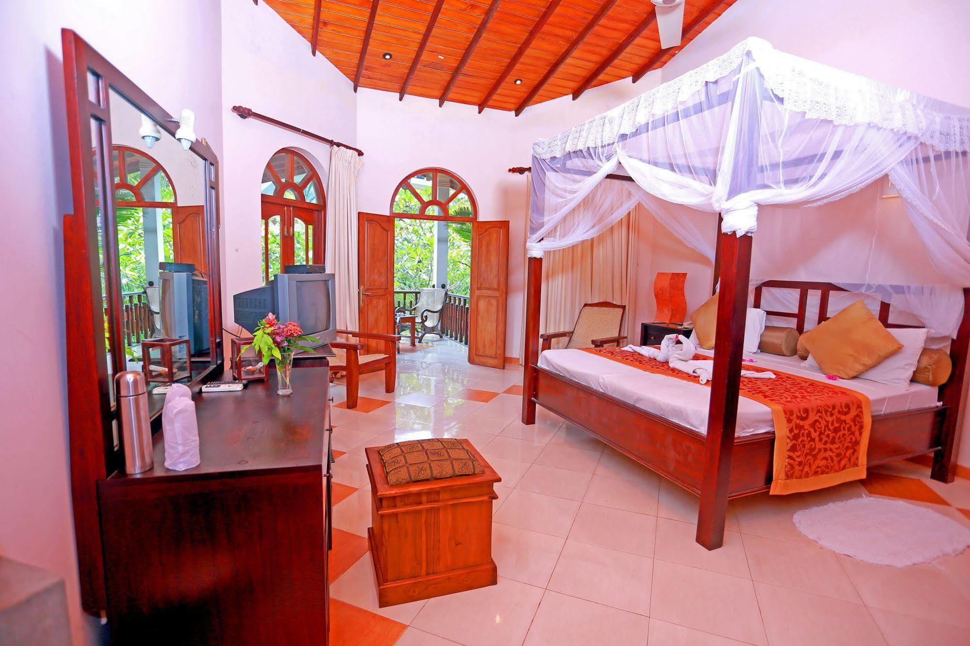 Hotel Bentota Village Exterior photo