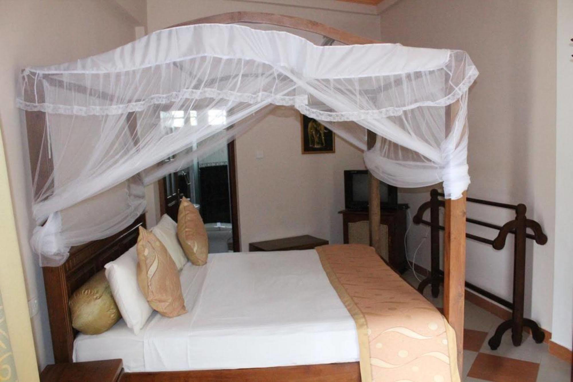 Hotel Bentota Village Exterior photo
