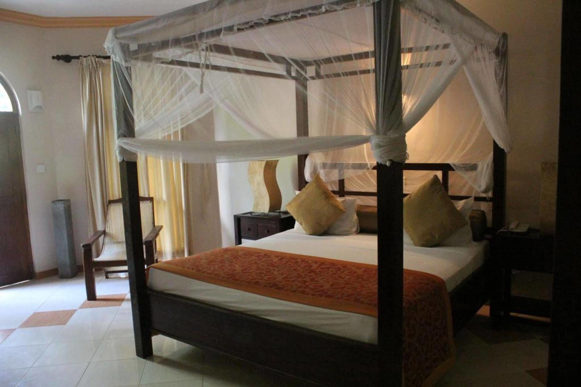 Hotel Bentota Village Exterior photo