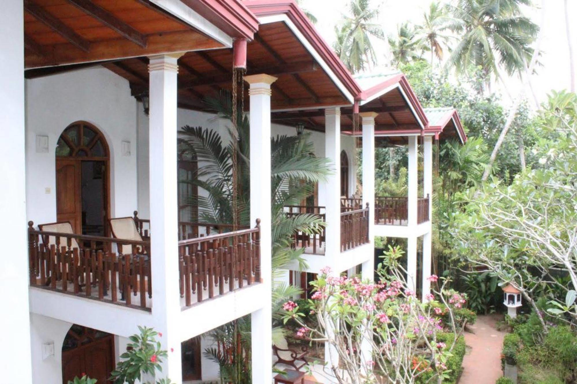 Hotel Bentota Village Exterior photo
